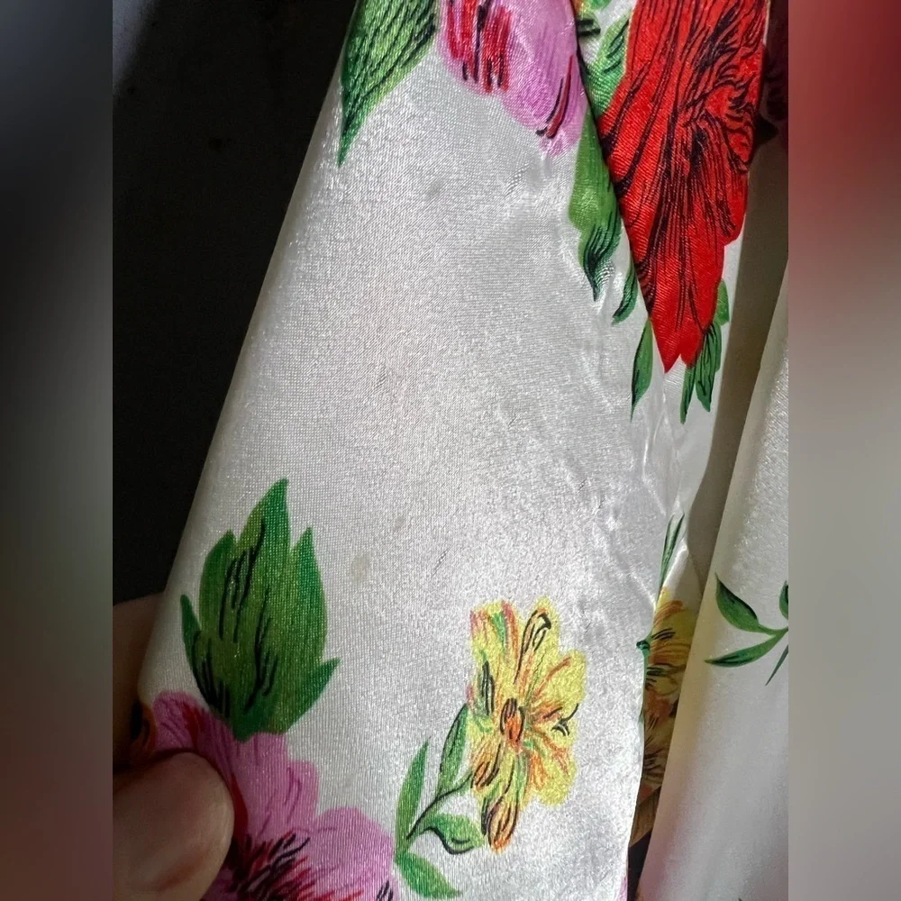 Victoria's Secret Vintage 90’s white satin floral print robe. One size.